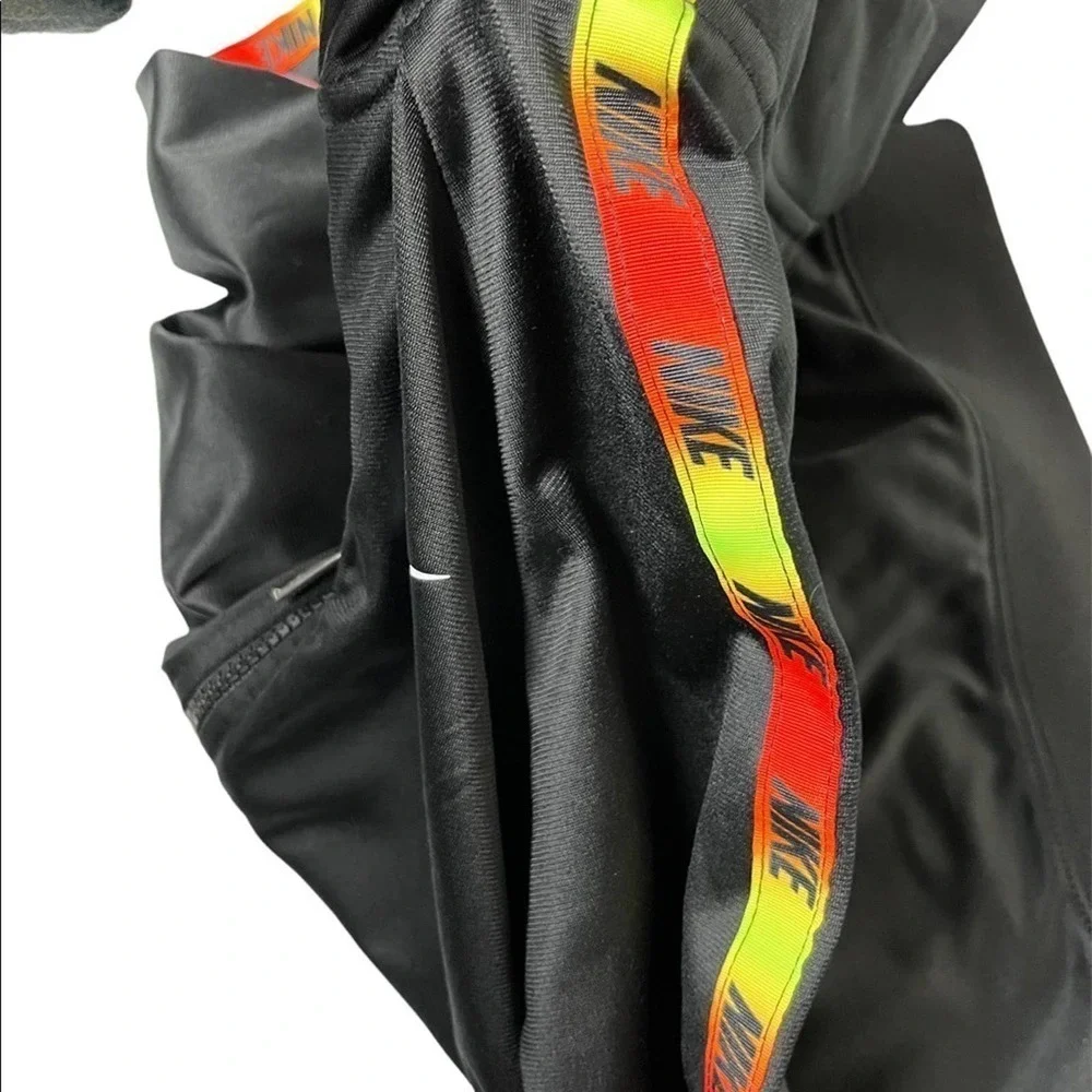 Nike Kids Black Track Suite / Size-7 Large